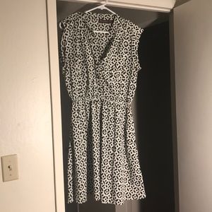 Black and white geometric dress size large